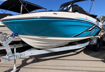 2025 Bayliner VR5 Impulse Blue Boat